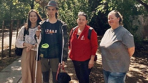 A fotón Moni Imola, Király Árpád, Brady, Marosvölgyiné Rákócza Brigitta és Rózsa Kata látható a sikeres vizsgát követően.